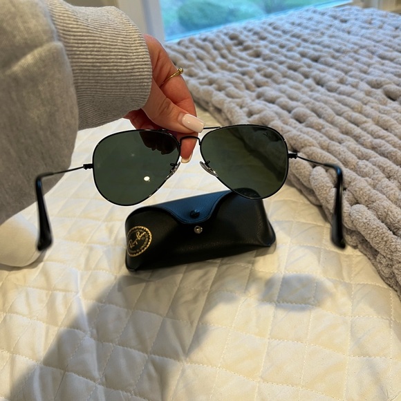 Great condition black ray ban aviators - Picture 4 of 4